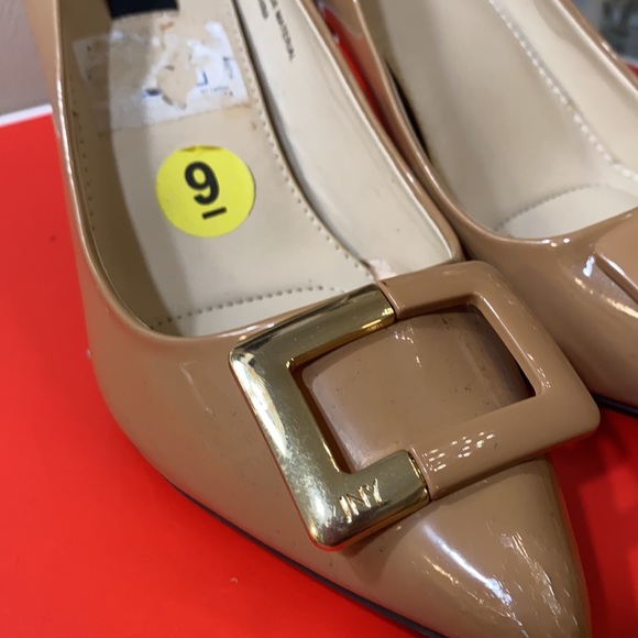 Jones New York high Heel fairly used in good condition . - Picture 3 of 11